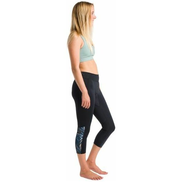Skins Solace 1.5mm Flatlock 2025 C- Dame 3/4 Våddragt-leggings C-SO15LE34 - Raven Sort/ Tropical